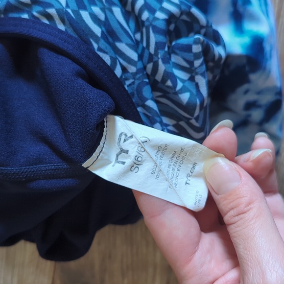 Girls TYR swimsuits size 6 - Picture 4 of 4